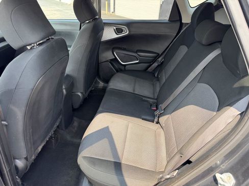 Used 2020 Kia Soul LX FWD image 13