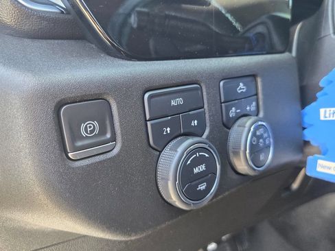 Used 2022 Chevrolet Silverado 1500 RST AWD/4WD image 12
