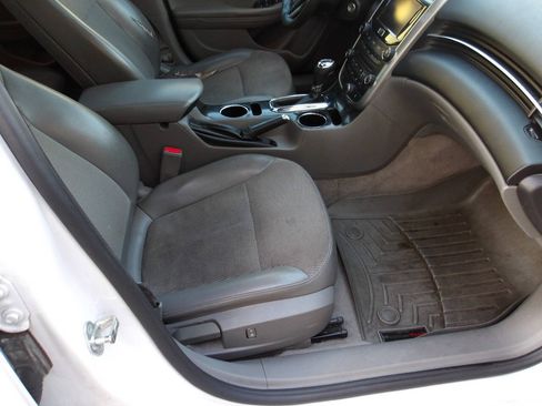 Used 2015 Chevrolet Malibu LT FWD image 8
