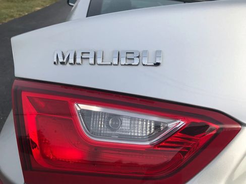 Used 2022 Chevrolet Malibu LS image 34