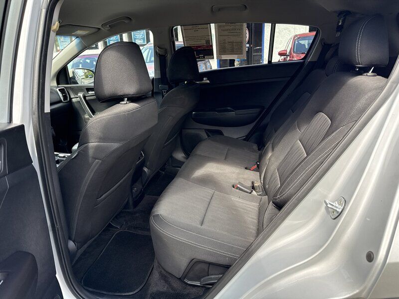 Used 2017 Kia Sportage LX AWD/4WD image 7