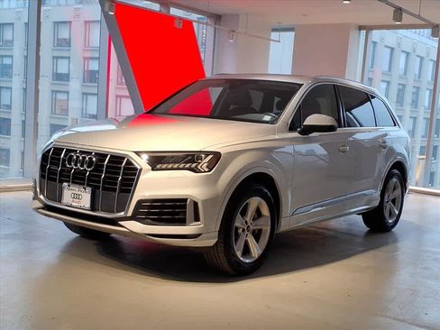 Certified 2023 Audi Q7 Premium image 1