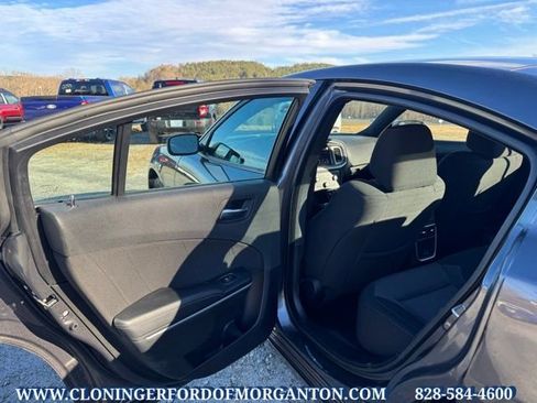 Used 2022 Dodge Charger SXT image 16