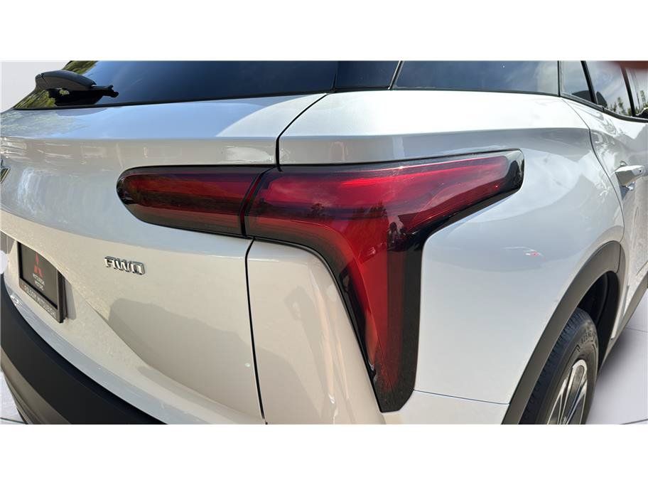 Used 2024 Chevrolet Blazer EV LT AWD/4WD image 12