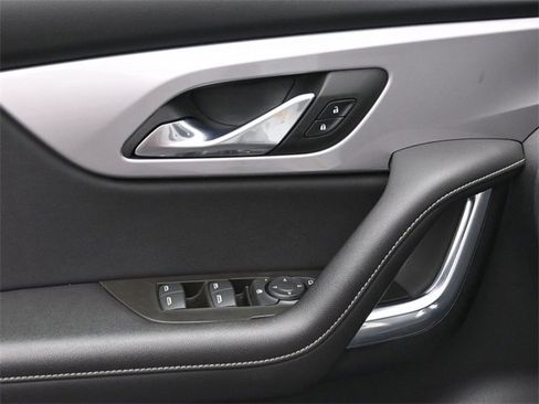 Used 2023 Chevrolet Blazer LT image 16