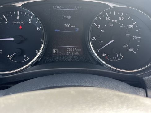 Used 2015 Nissan Rogue SL image 19