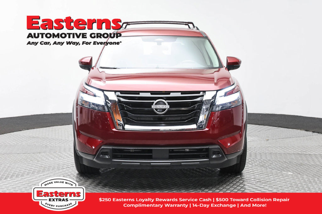Used 2024 Nissan Pathfinder SV AWD/4WD image 3