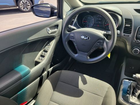 Used 2018 Kia Forte LX image 15