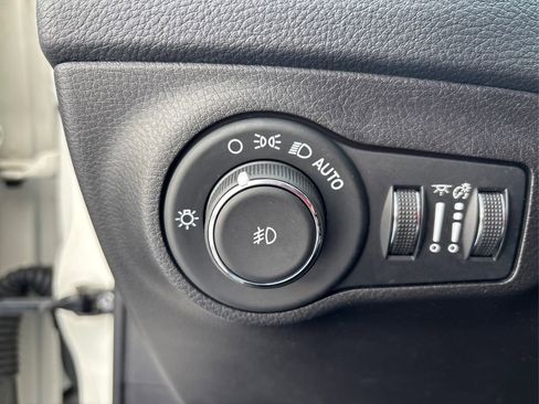 Used 2020 Jeep Compass Latitude w/ Cold Weather Group image 24