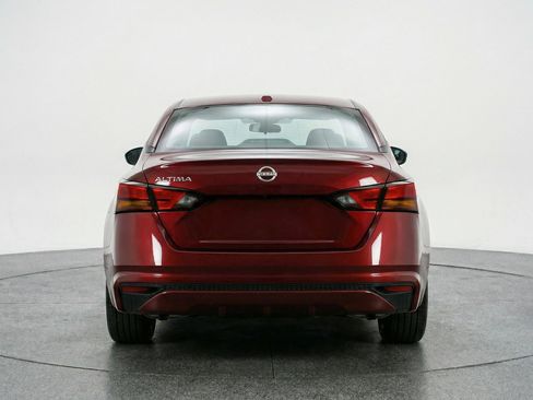 Used 2025 Nissan Altima 2.5 SV FWD image 7