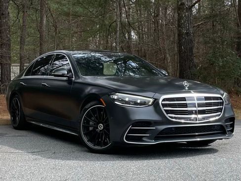Used 2022 Mercedes-Benz S 580 4MATIC Sedan w/ AMG Line Package image 10