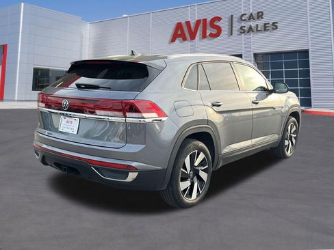 Used 2025 Volkswagen Atlas Cross Sport SE image 6