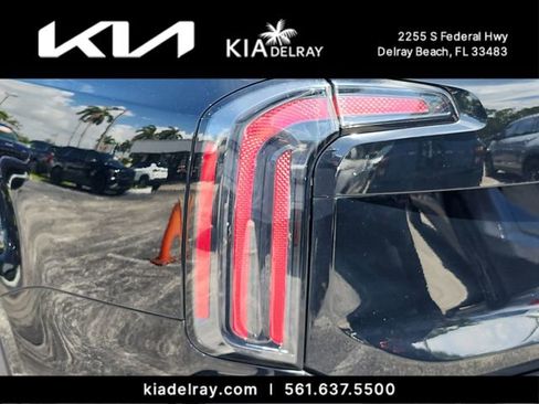 Used 2024 Kia Telluride EX w/ EX Captain's Chair Package FWD image 7