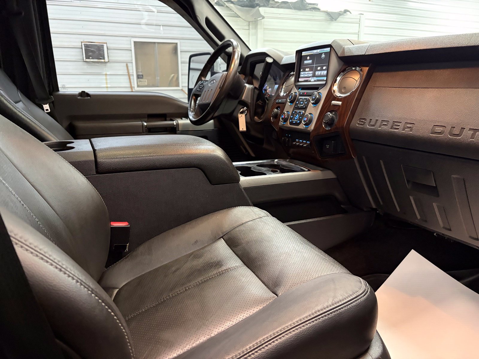 Used 2016 Ford F250 Lariat w/ Lariat Ultimate Package AWD/4WD image 28