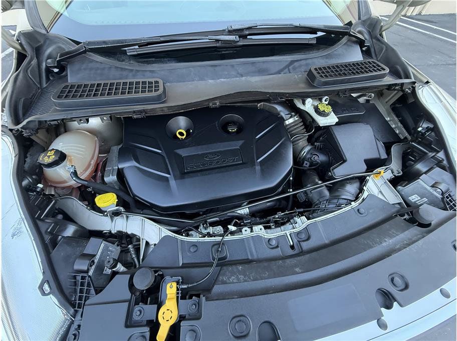 Used 2017 Ford Escape SE w/ Equipment Group 201A AWD/4WD image 19