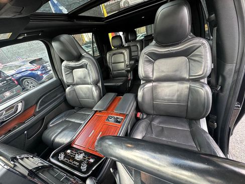 Used 2023 Lincoln Navigator L Reserve AWD/4WD image 27