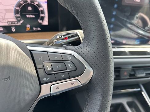 New 2026 Volkswagen Tiguan SEL R-Line AWD/4WD image 19