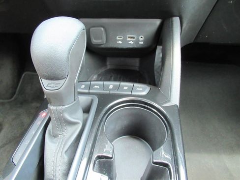 Used 2023 Chevrolet TrailBlazer LT AWD/4WD image 24