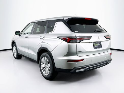Used 2025 Mitsubishi Outlander ES FWD image 5