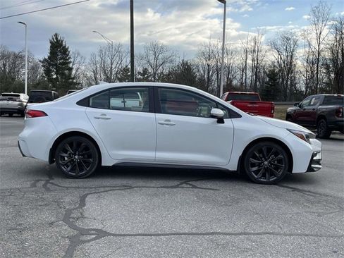 Certified 2025 Toyota Corolla SE image 6