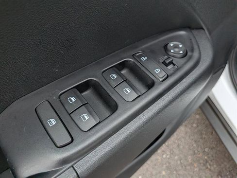 Certified 2024 Hyundai Venue SEL image 24