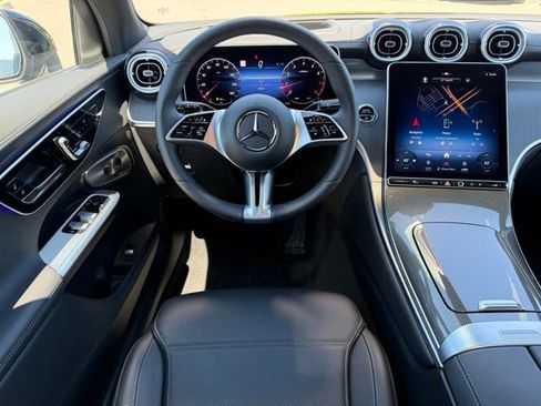 Used 2023 Mercedes-Benz GLC 300 4MATIC image 12