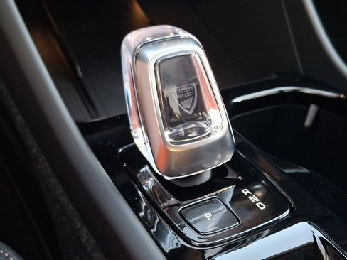 New 2026 Volvo XC40 B5 Plus w/ Climate Package AWD/4WD image 13