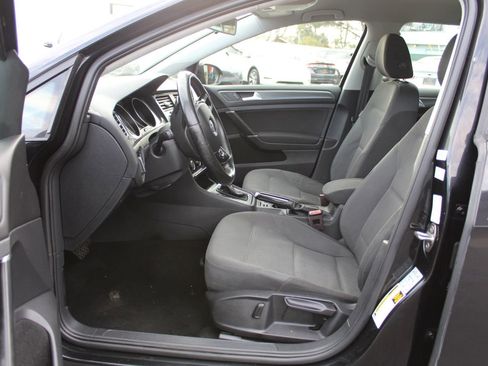 Used 2019 Volkswagen Golf S AWD/4WD image 9