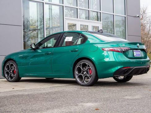 New 2025 Alfa Romeo Giulia AWD image 8