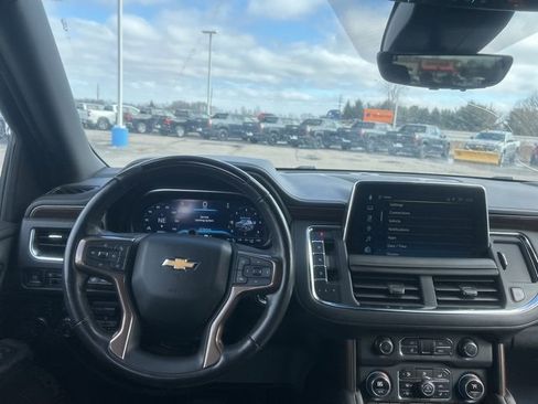 Used 2024 Chevrolet Suburban High Country w/ Advanced Technology Package image 9