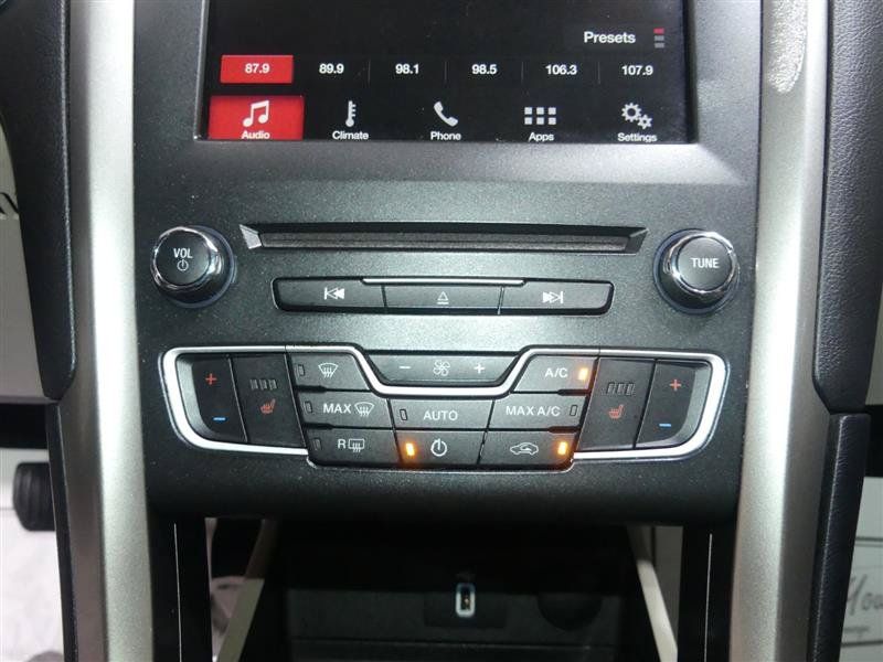 Used 2018 Ford Fusion SE w/ Fusion SE Technology Package FWD image 36