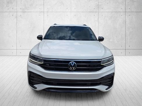 Used 2024 Volkswagen Tiguan SE R-Line FWD image 8
