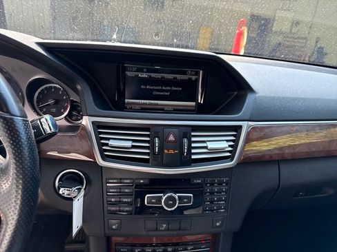 Used 2013 Mercedes-Benz E 350 4MATIC Wagon image 19