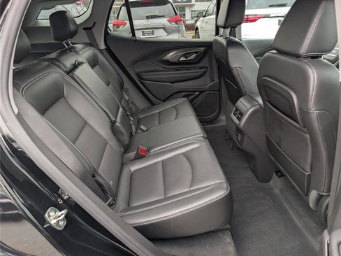 Used 2024 GMC Terrain SLT image 13