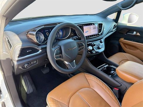 Used 2022 Chrysler Pacifica Pinnacle image 29
