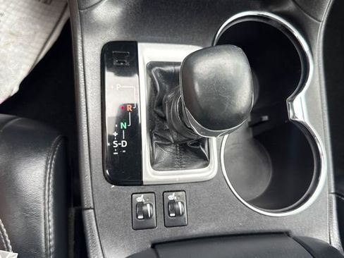Used 2018 Toyota Highlander SE AWD/4WD image 38