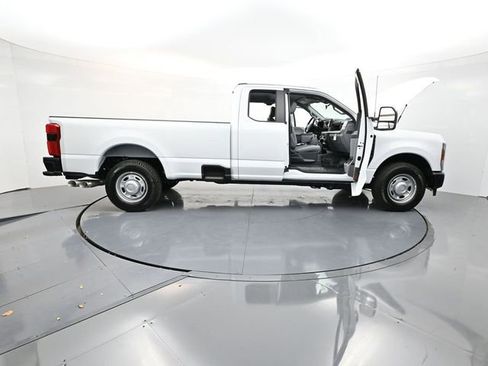 New 2026 Ford F350 XL w/ 360-Degree Camera Package RWD image 41