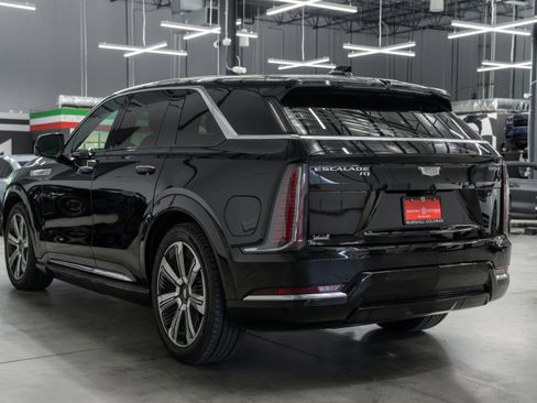 Used 2025 Cadillac Escalade IQ Luxury 1 AWD/4WD image 6