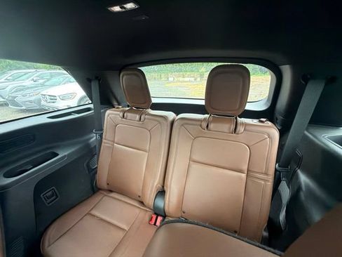 Used 2023 Lincoln Aviator Reserve w/ Equipment Group 201A AWD/4WD image 11