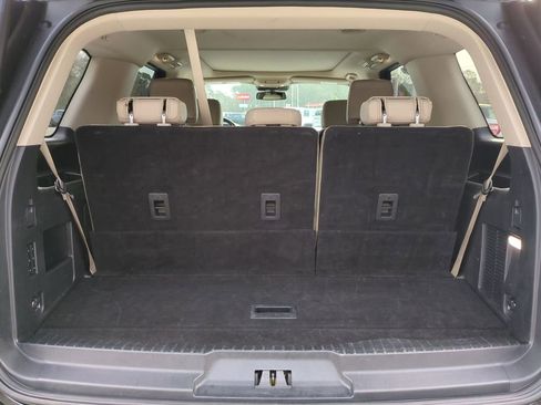 Used 2024 Ford Expedition Limited image 13