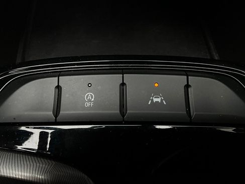 Used 2025 Buick Envista Sport Touring image 23