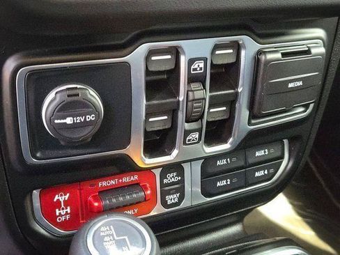 Certified 2025 Jeep Wrangler Unlimited Rubicon 392 AWD/4WD image 32