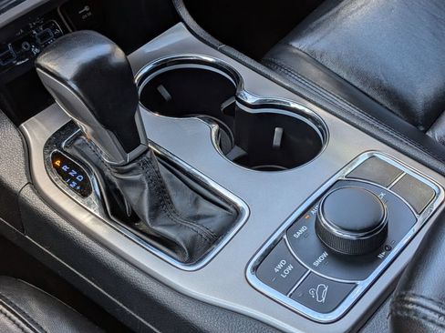 Certified 2020 Jeep Grand Cherokee Limited AWD/4WD image 18