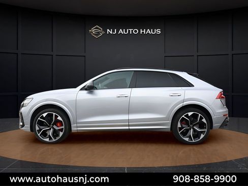 Used 2021 Audi RS Q8 w/ Carbon Optic Package image 4