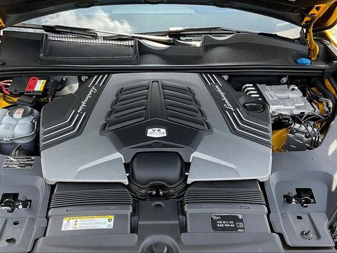 Used 2023 Lamborghini Urus Performante AWD/4WD image 28