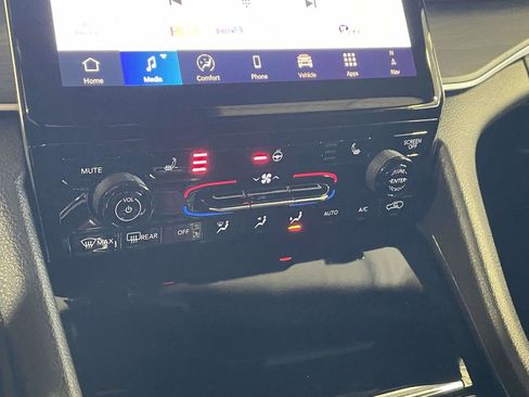 New 2025 Jeep Grand Cherokee L Limited image 41