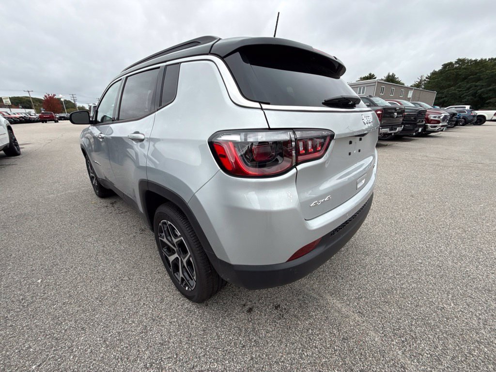 New 2026 Jeep Compass Limited AWD/4WD image 3