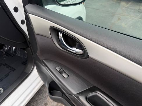 Used 2017 Nissan Sentra FWD image 19