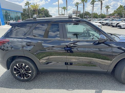 Certified 2023 Chevrolet TrailBlazer LT w/ Convenience Package FWD image 25