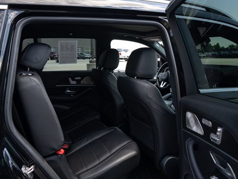 Used 2023 Mercedes-Benz GLS 450 4MATIC image 22